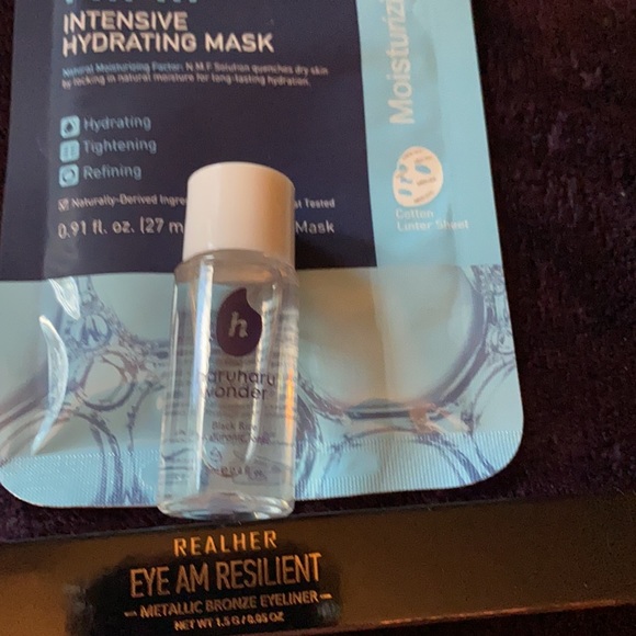 Allure beauty box bundle of 3 - Picture 3 of 4